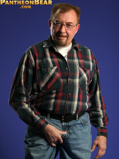 Bill Hagen shows cock