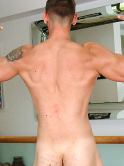 Young & Muscular Straight Lad Clayton Wanks