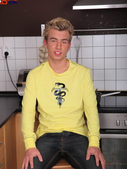 Wild twink jerking off dick