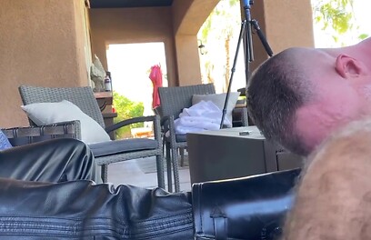 Kicking back with a Buddy and a Pipe sure is Fun